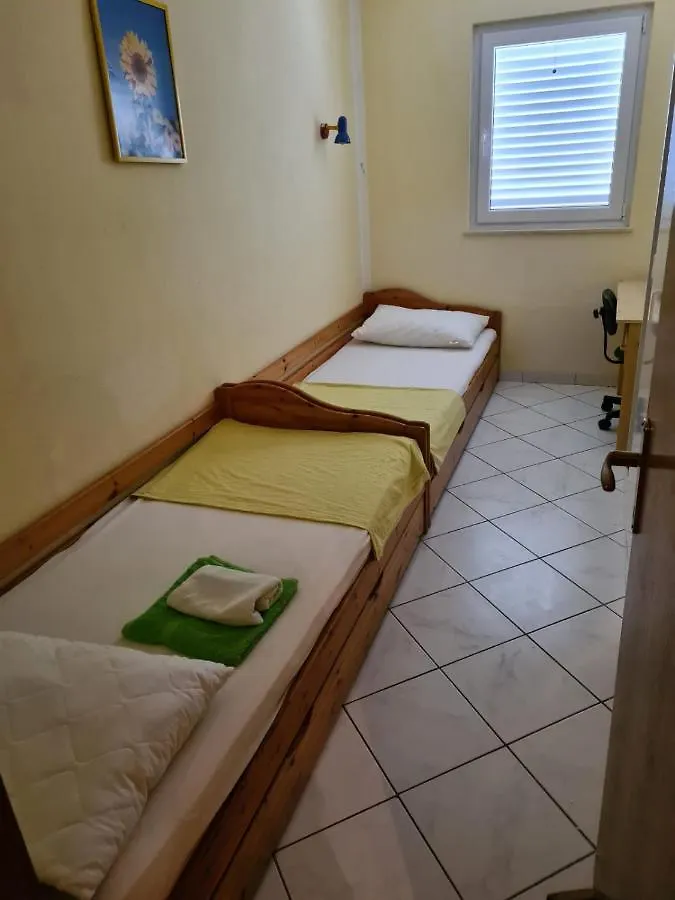 Apartmani Kristina Donji Okrug  Croatia