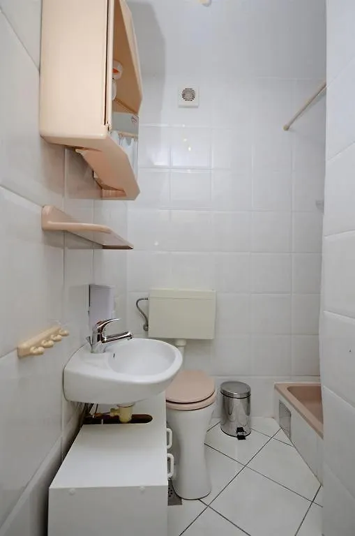 Apartmani Kristina Donji Okrug  Donji Okrug (Ciovo)