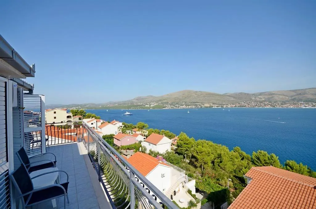 Apartmani Kristina Donji Okrug  Croatia