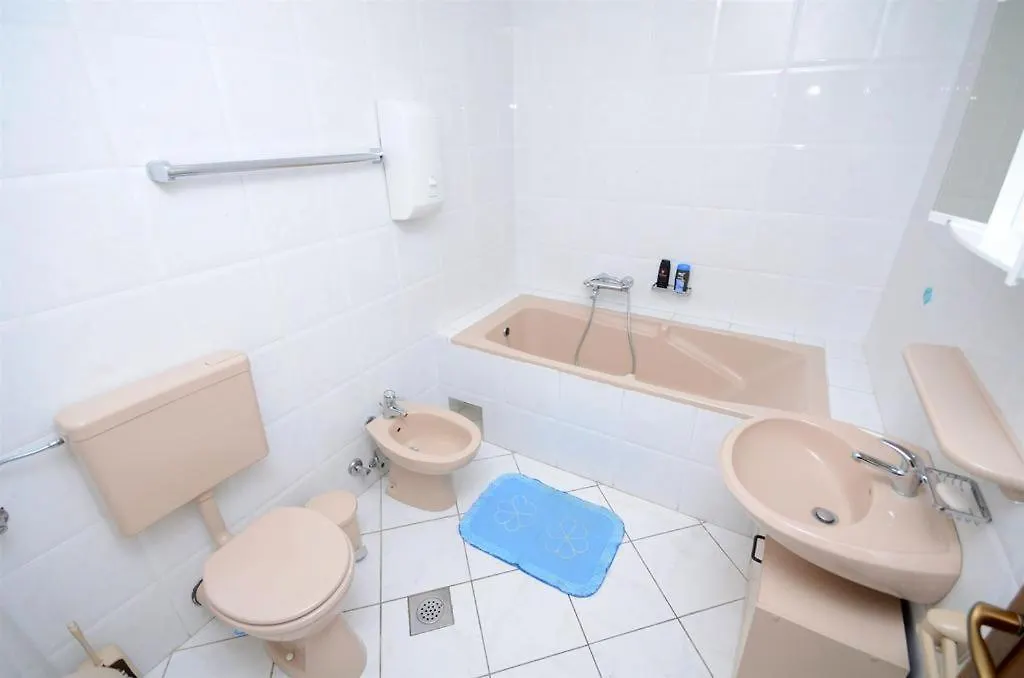 Apartmani Kristina Donji Okrug  0*, Donji Okrug (Ciovo)