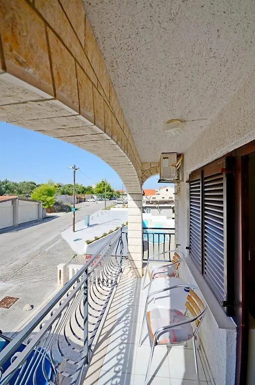 Apartmani Kristina Donji Okrug  Apartment Donji Okrug (Ciovo)