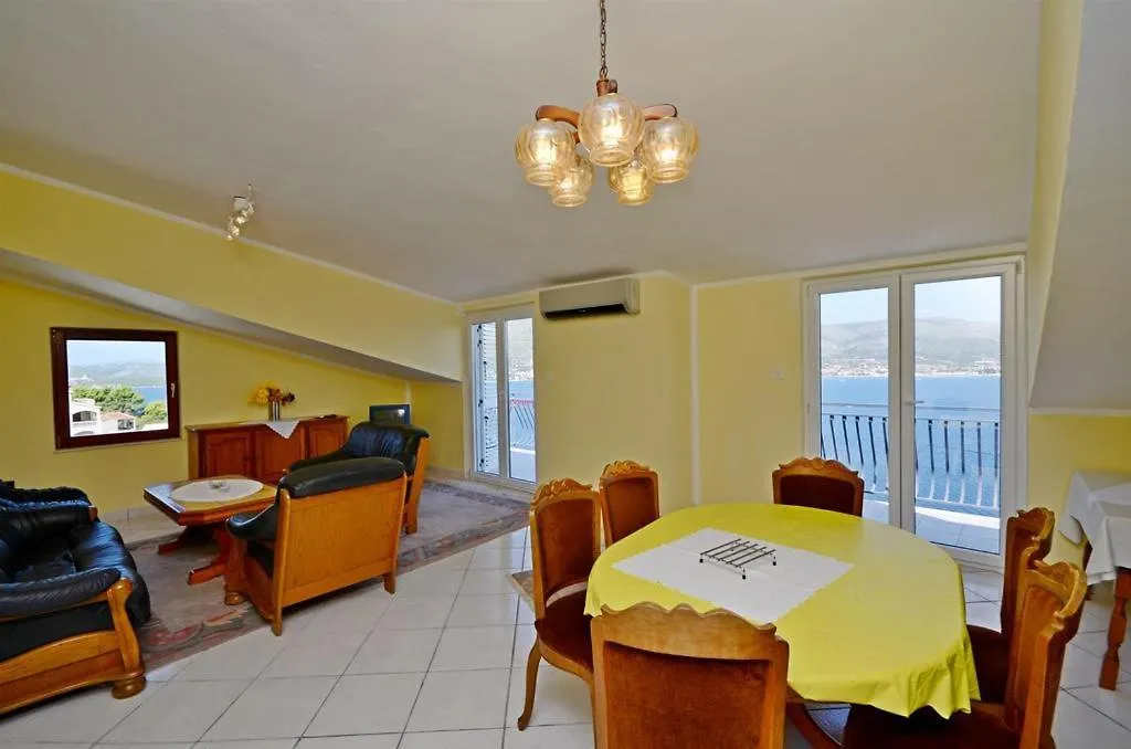 Apartmani Kristina Donji Okrug  Apartment Donji Okrug (Ciovo)
